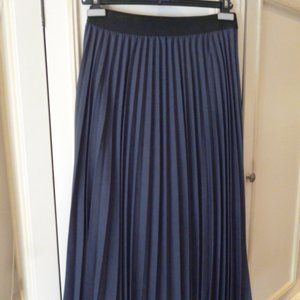 Halogen denim colored pleated midi skirt